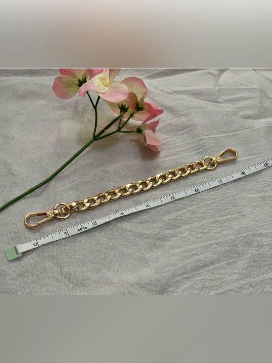 Handbags - NWOT Gold Chain Purse strap extender
